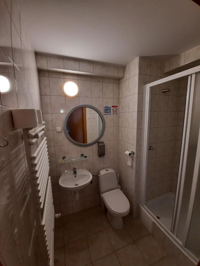 Hostel Ds Za Kolumnami *