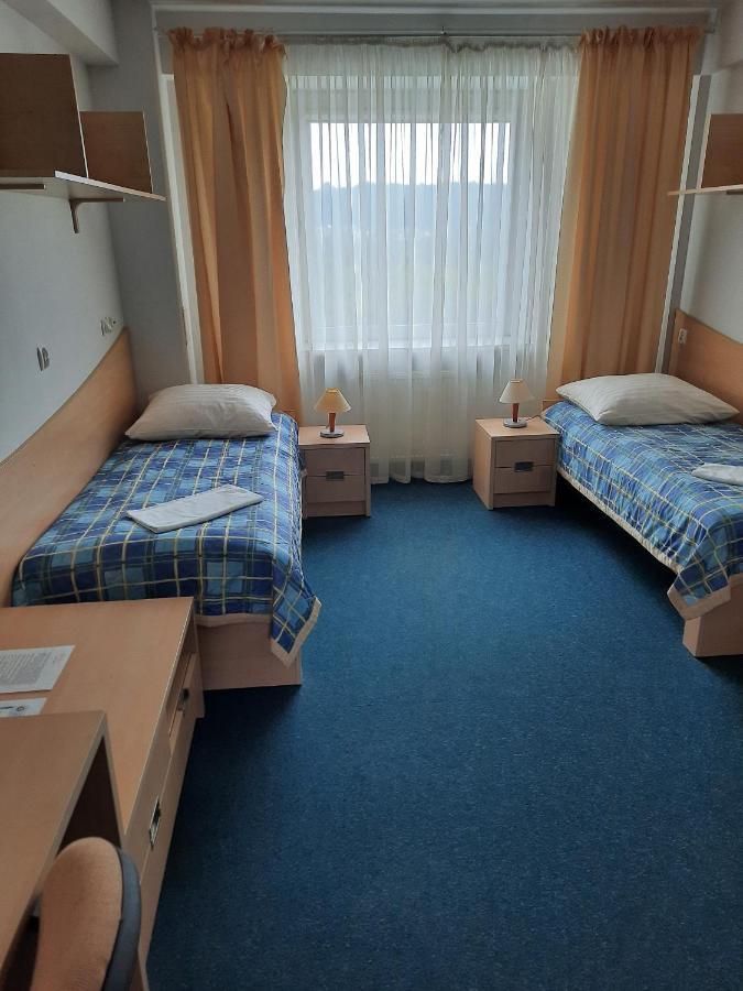 Ds Za Kolumnami Hostel