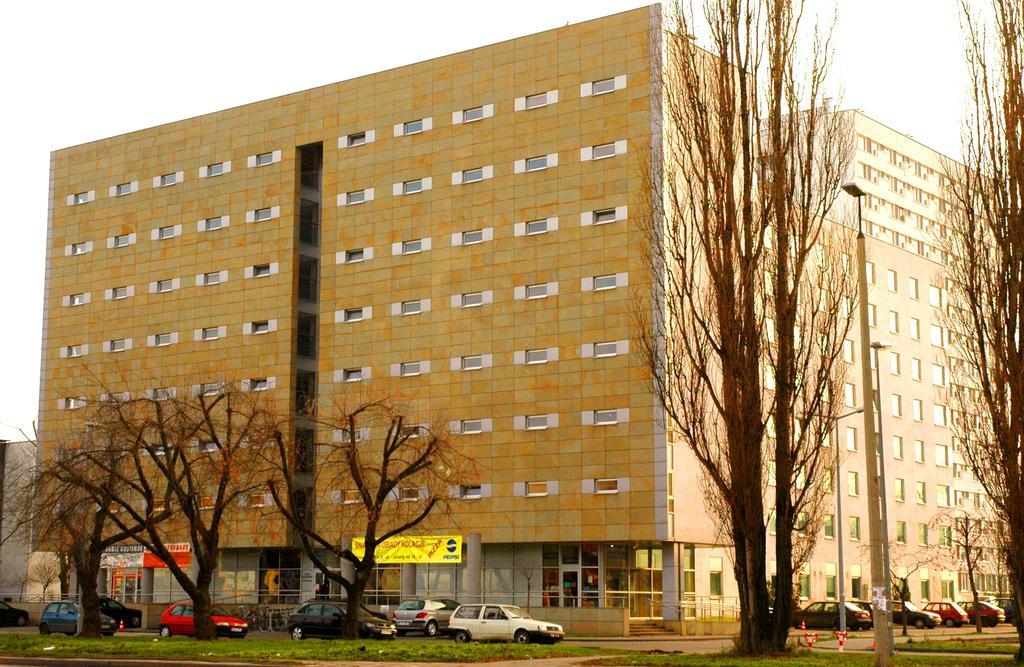 Ds Za Kolumnami