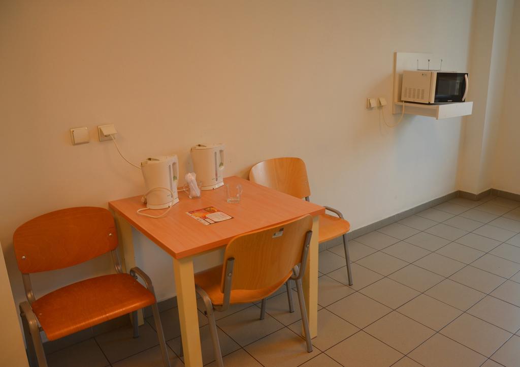 Ds Za Kolumnami Hostel